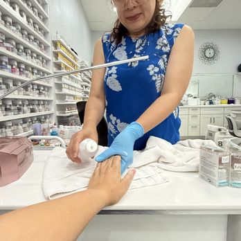 Pearly Nails & Spa - Kim is the best. - Nail Salons Near Me - Upland, California