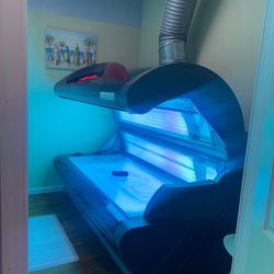 Beach Bronzed Tanning Salon - Ergoline 600 Classic
Level 4
12 min