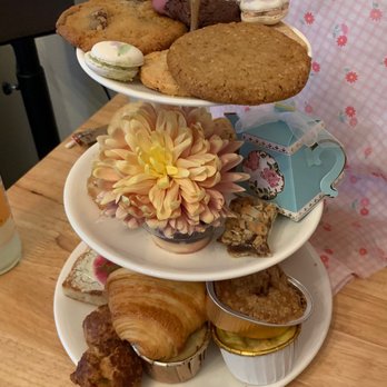 One House Bakery - Gift basket for Mother's Day 2022 - Bakeries Near Me - Benicia, California One House Bakery - Gift basket for Mother's Day 2022 - Bakeries Near Me - Benicia, California