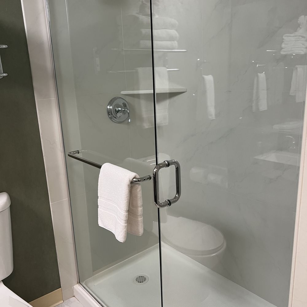 Maple Tree Inn - Great water pressure in shower, and a fantastic shower head! - Hotels Near Me - Sunnyvale, California Maple Tree Inn - Great water pressure in shower, and a fantastic shower head! - Hotels Near Me - Sunnyvale, California