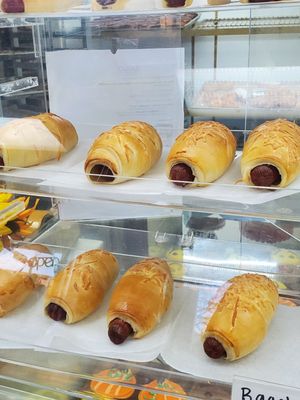 Forest Park Bakery by null