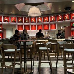 YOUYU Noodle Bar - Bar area