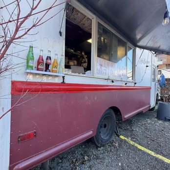 Lo’s Burgers - food truck - Burgers Near Me - Portland, Oregon