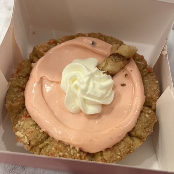 Crumbl - Midtown - Bakeries Near Me - Charlotte, North Carolina
