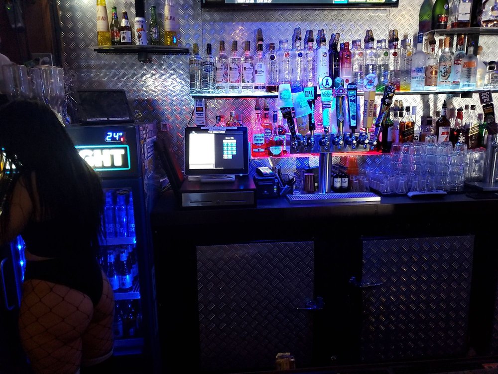 THE BREAK ROOM 57 Photos & 54 Reviews Cocktail Bars 601 S Raymond Ave, Fullerton, CA