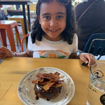 Smoke & Donuts - Make your own donut: chocolate glaze and bacon - Barbeque Near Me - Orlando, Florida Smoke & Donuts - Make your own donut: chocolate glaze and bacon - Barbeque Near Me - Orlando, Florida