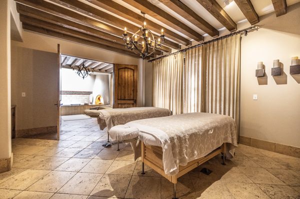 LeMonds - Aveda Salon and Spa, 300 E Wigwam Blvd, Litchfield