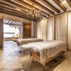 LeMonds - Aveda Salon and Spa