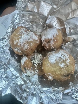 Haywood Lounge Best wings AVL. by null