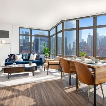 Echelon Chicago - Floor to Ceiling Windows - Apartments Near Me - Chicago, Illinois