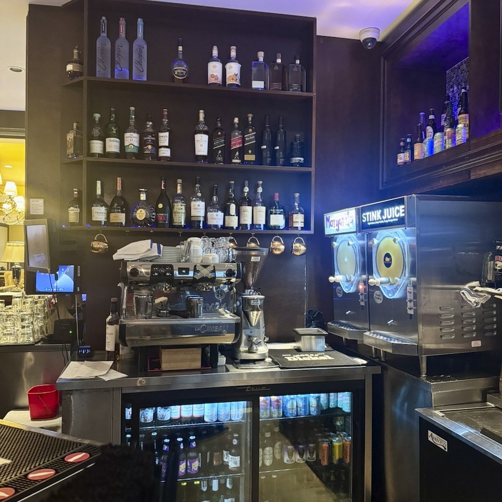 Trenasse - Cool comfortable bar - Wine Bars Near Me - New Orleans, Louisiana Trenasse - Cool comfortable bar - Wine Bars Near Me - New Orleans, Louisiana