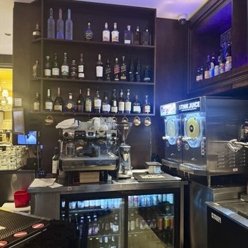 Trenasse - Cool comfortable bar - Wine Bars Near Me - New Orleans, Louisiana Trenasse - Cool comfortable bar - Wine Bars Near Me - New Orleans, Louisiana