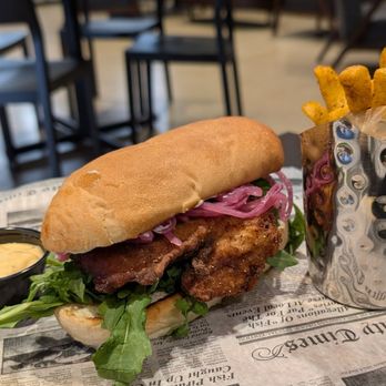 Vinland Winery - Fried Chicken Sandwich - Wineries Near Me - Fort Wayne, Indiana Vinland Winery - Fried Chicken Sandwich - Wineries Near Me - Fort Wayne, Indiana