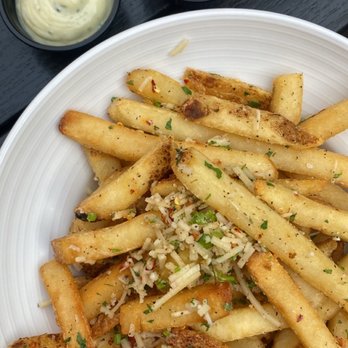 Vinos Back Alley - Parmesan garlic fries - Cocktail Bars Near Me - Alhambra, California
