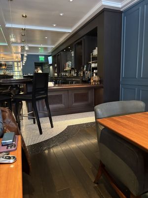 Menlo Tavern by null