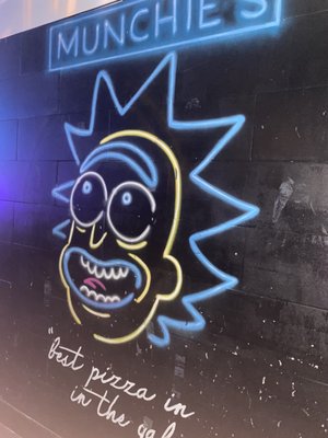 Munchie's Pizza Club by null