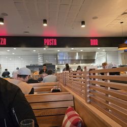 Fentonelli's Pizzeria and Bar - Inside