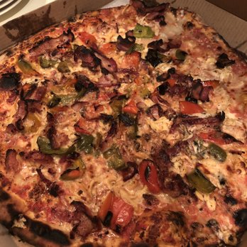 Olde World Apizza - Clam casino (clams, bacon, peppers) pizza - Pizza Near Me - North Haven, Connecticut