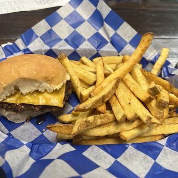 Big Belly Burgers & Brew - Kids burger with fries - Burgers Near Me - Sunriver, Oregon Big Belly Burgers & Brew - Kids burger with fries - Burgers Near Me - Sunriver, Oregon
