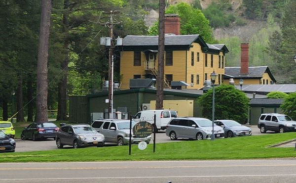 Glen Iris Inn by null