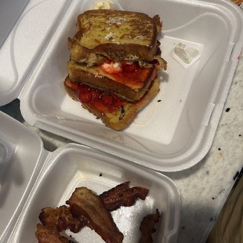 Claudette's Cafe & Deli - a sandwich and bacon - Breakfast & Brunch Near Me - Westlake, Ohio