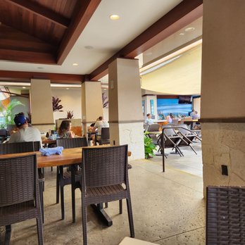 Holoholo Grill - Lanai dining area - Hawaiian Near Me - Koloa, Hawaii