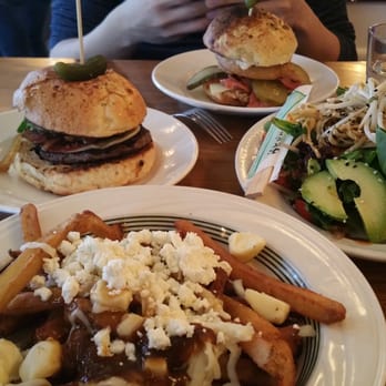 Pot Masson - Burger, sandwich, poutine, et salade ming ming - Cocktail Bars Near Me - Montreal, Quebec