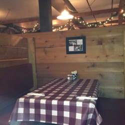 Maxi's Food & Spirit Barn - We arrived late, when most people were leaving. Best time to take pictures!