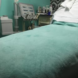 Dermix Medical Aesthetics Group - Clean
