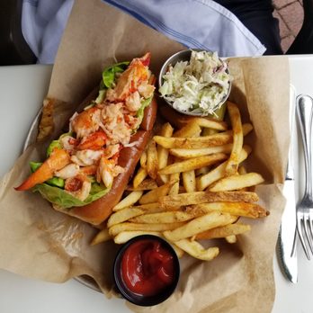 Brix Brine - Lobster Roll - Seafood Near Me - Ogunquit, Maine