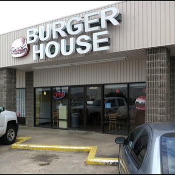 Burger House - From the parking lot - Burgers Near Me - Webster, Texas