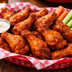 Wonderland Family Fun Center - Pizza and wings served on-site at Wonderland Family Fun Center for families and groups. Spokane WA