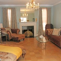 The Governor's Inn - Parlor