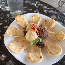 Hummus & Pita Bread