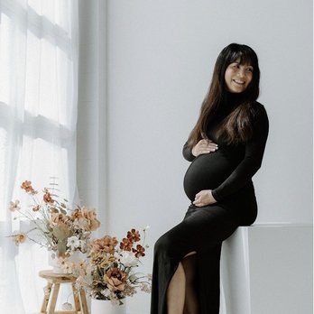 Kay Gilgan Photography - Maternity photoshoot - Sherwood studio - Boudoir Photography Near Me Kay Gilgan Photography - Maternity photoshoot - Sherwood studio - Boudoir Photography Near Me