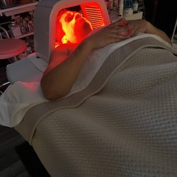 Naked Esthetic - LED therapy!