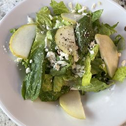 1/2 pear Gorgonzola salad