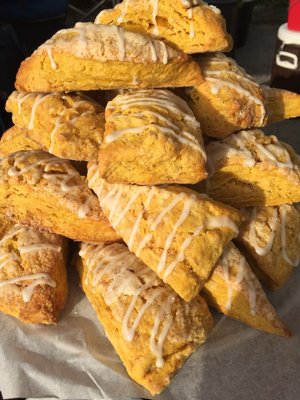 Sweet Dahlia Baking by null