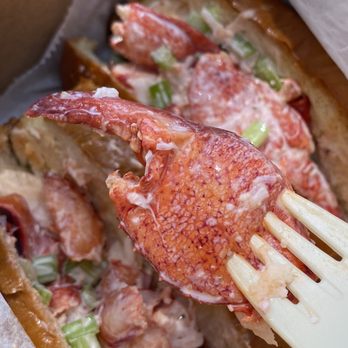 DJ's Clam Shack - Seafood Near Me - Key West, Florida