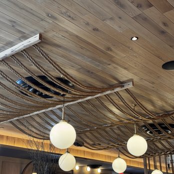 Wood-n-Tap - Decor - American Near Me - Groton, Connecticut