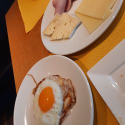 Suters Meile - Fried egg, ham/cheese plate