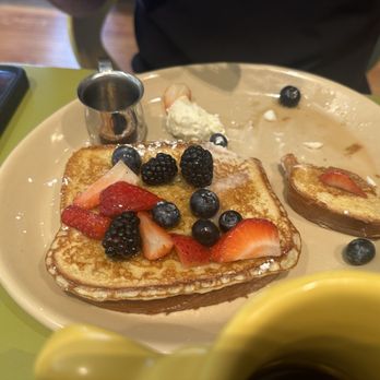 Snooze, an A.M. Eatery - French Toast Neat - Breakfast & Brunch Near Me - Houston, Texas Snooze, an A.M. Eatery - French Toast Neat - Breakfast & Brunch Near Me - Houston, Texas