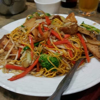 Moonlight Cafe - Vegan Chow Mein - Vegetarian Near Me - Seattle, Washington