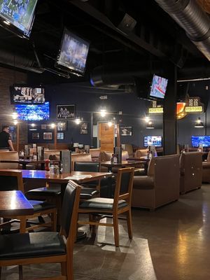 Brick House Tavern + Tap by null