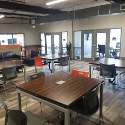 Business E Suites - Open work area
