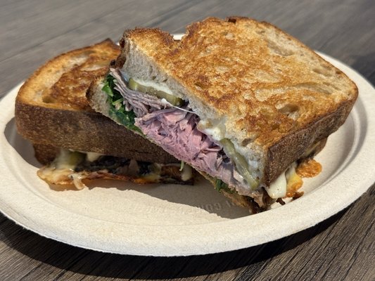 Meat & Essentials by null