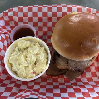 Brown Jerry's Blues Brews and Barbecue - Brisket Sandwich with Potato Salad - Barbeque Near Me - Pacific, Missouri