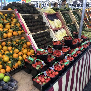 Fat Tire Tours - Farmer's market we stopped at to get picnic supplies - Bike tours Near Me - Paris, 75