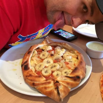 Tomatis Pizza - Bananas on a a pizza - Pizza Near Me - Gamla Enskede, Alberta Tomatis Pizza - Bananas on a a pizza - Pizza Near Me - Gamla Enskede, Alberta