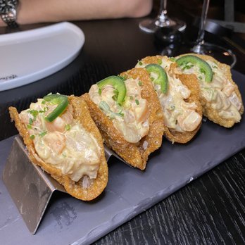 Akira Back - Sashimi tacos - Sushi Bars Near Me - Paris